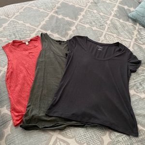 Bundle of 3 banana republic tanks and t-shirt size M